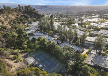 1880 Loma Vista Dr